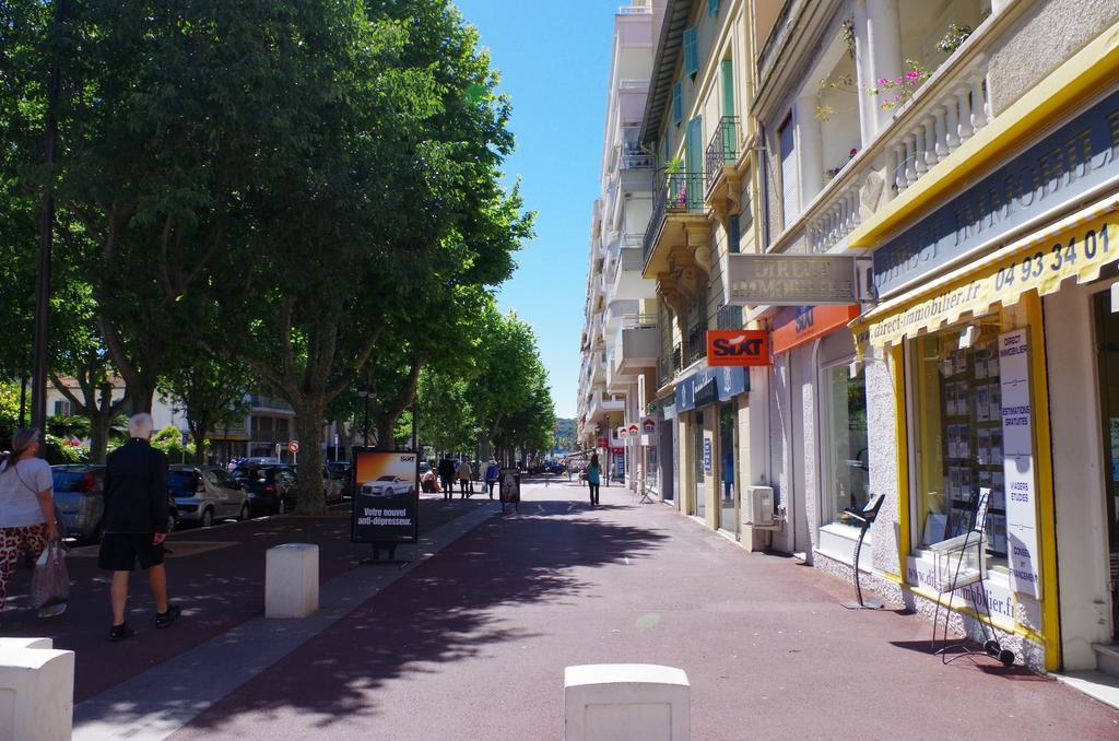 Studio La Reine Astrid Antibes Exterior photo